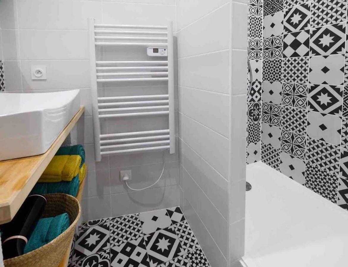 An Authentic Experience With Spa In The Center Poitiers Ngoại thất bức ảnh