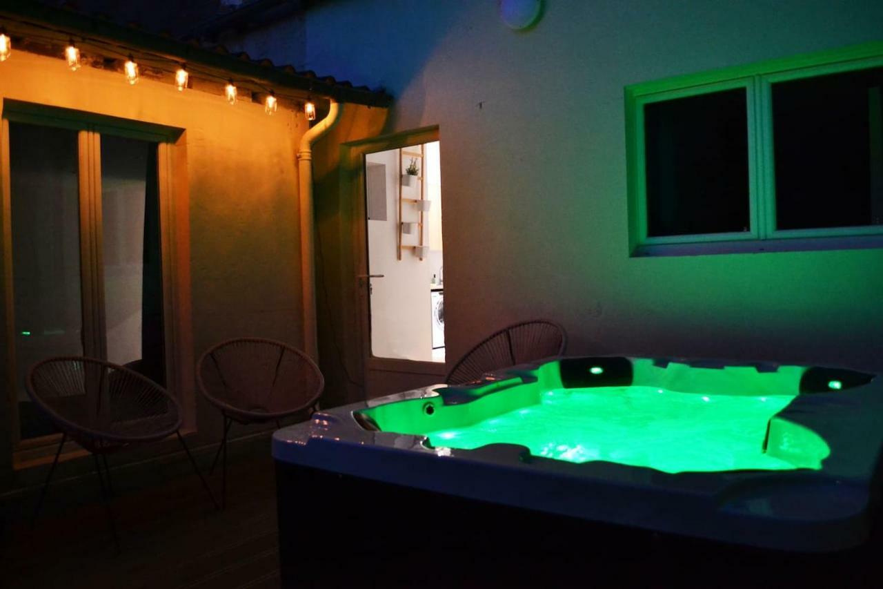 An Authentic Experience With Spa In The Center Poitiers Ngoại thất bức ảnh