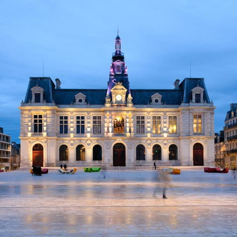 An Authentic Experience With Spa In The Center Poitiers Ngoại thất bức ảnh